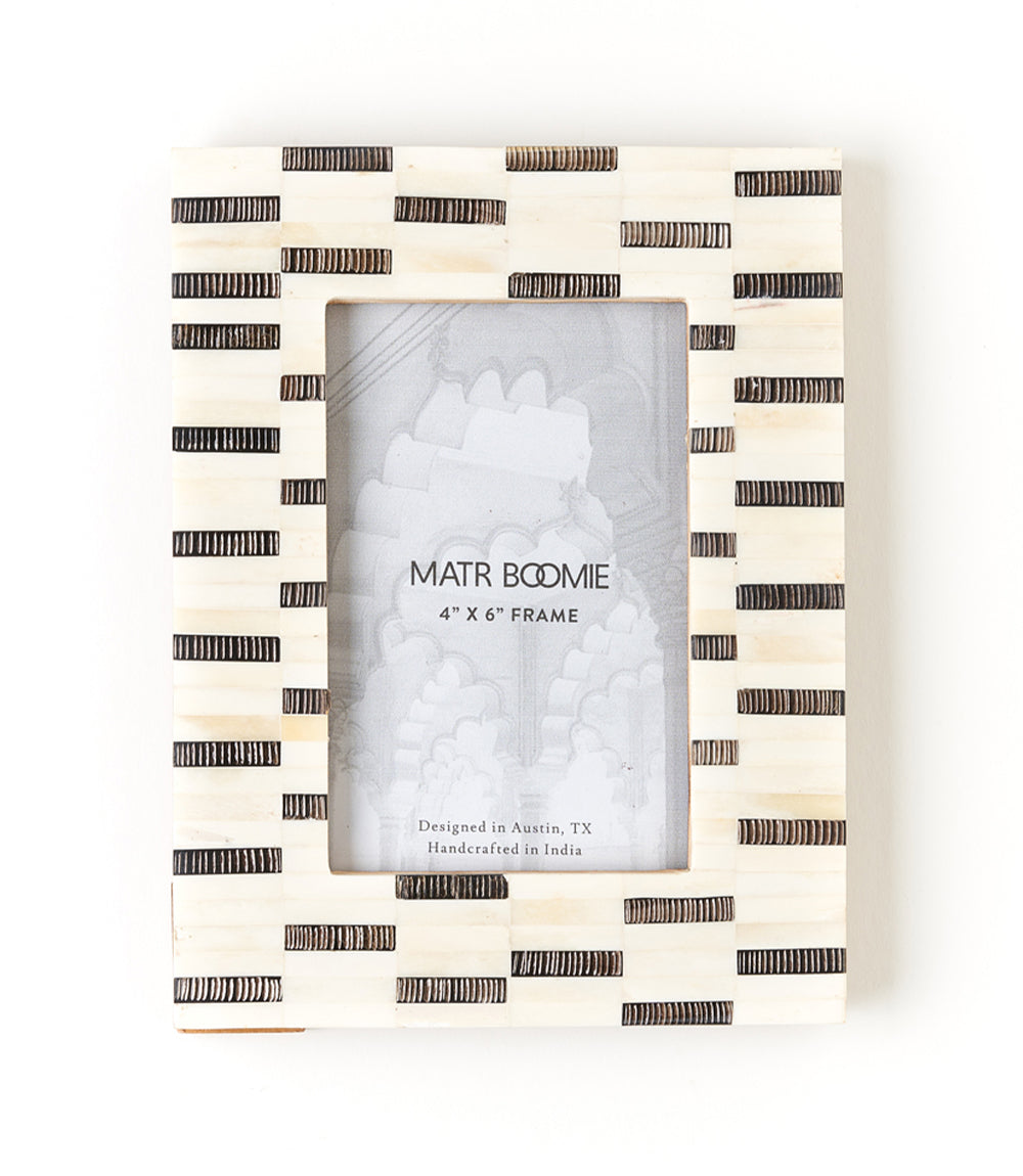 Mukhendu 4x6 Black & White Picture Frame - Fair Trade Carved Bone