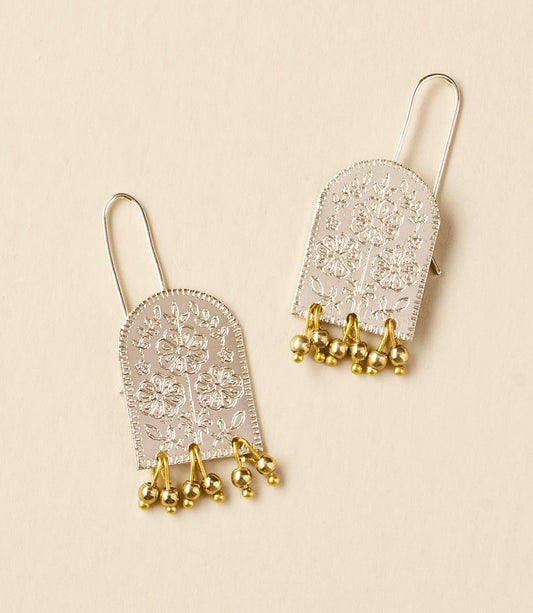 Haveli Etched Statement Earring, Two tone brass