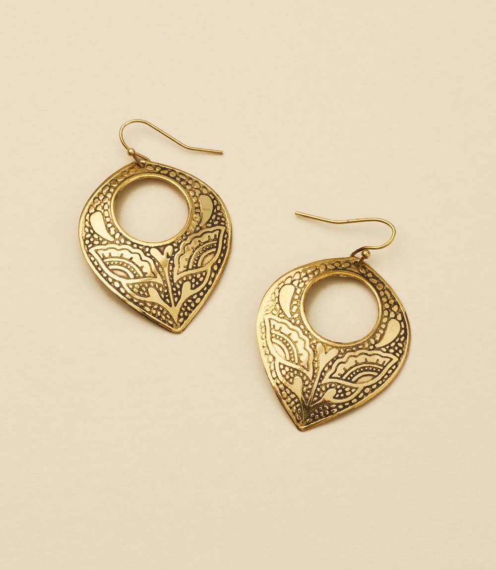 Yashi Embossed Statement Earring