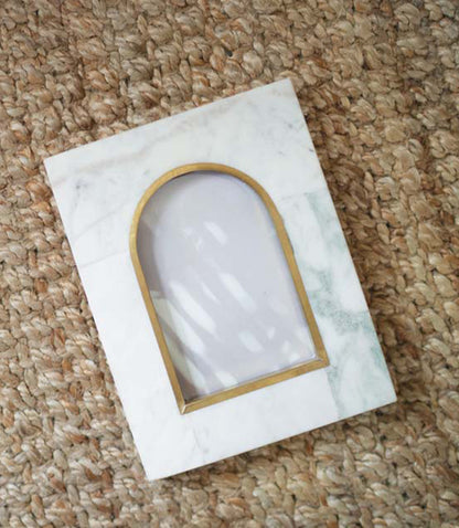 Sammita Arch 4x6 White Picture Frame - Carved Marble Brass Inlay